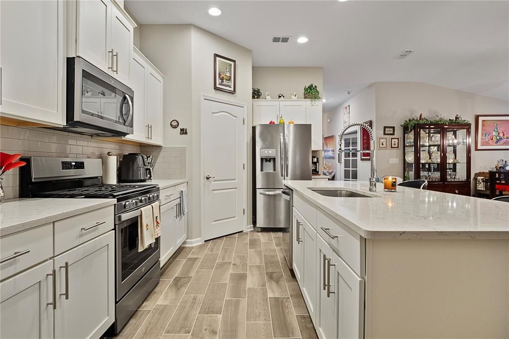 待售: $422,900 (3 贝兹, 2 浴室, 1798 平方英尺)