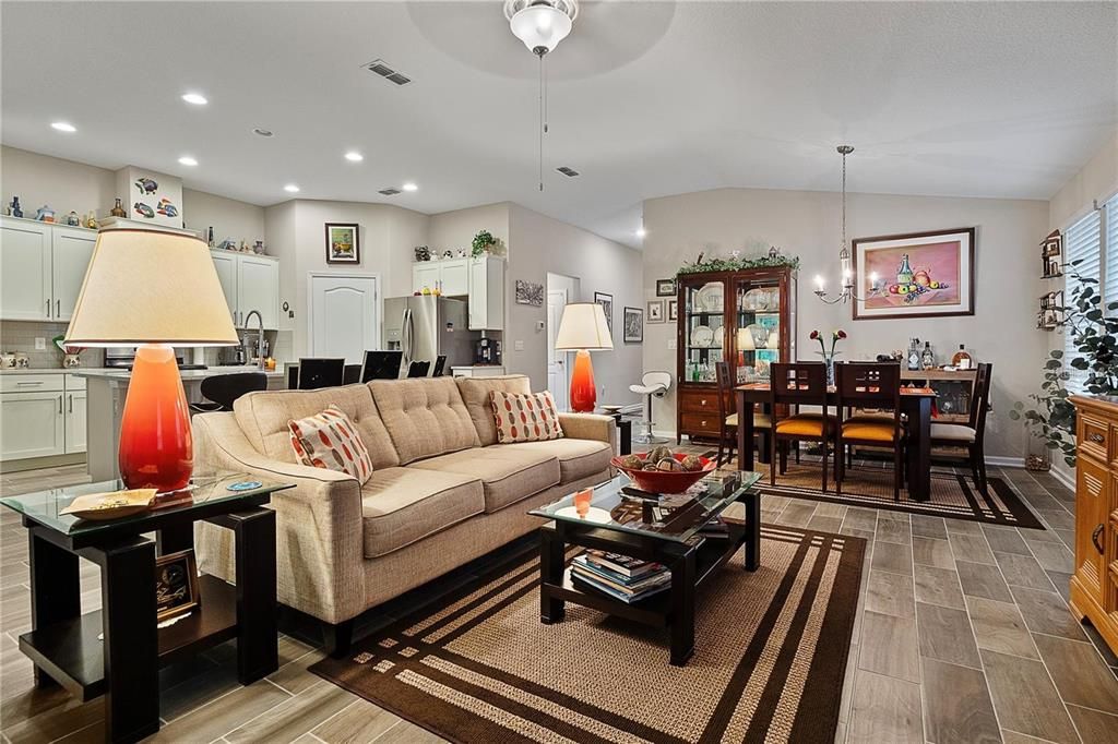 待售: $422,900 (3 贝兹, 2 浴室, 1798 平方英尺)