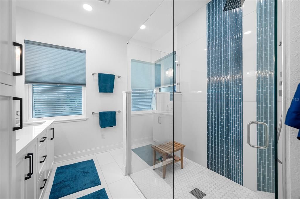 For Sale: $2,495,000 (4 beds, 4 baths, 3560 Square Feet)