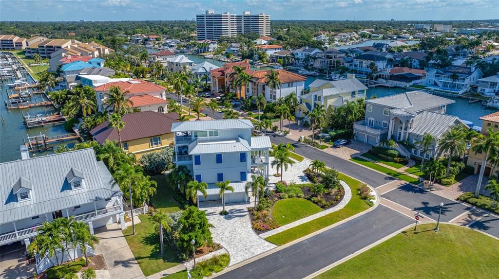 For Sale: $2,495,000 (4 beds, 4 baths, 3560 Square Feet)