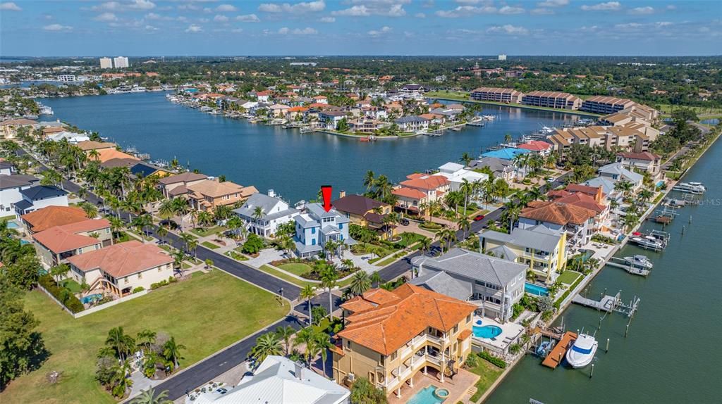 For Sale: $2,495,000 (4 beds, 4 baths, 3560 Square Feet)