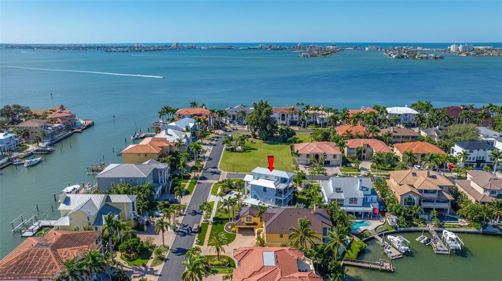 For Sale: $2,495,000 (4 beds, 4 baths, 3560 Square Feet)