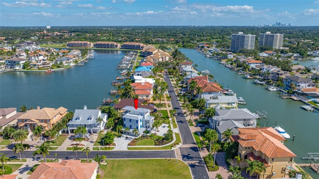 For Sale: $2,495,000 (4 beds, 4 baths, 3560 Square Feet)