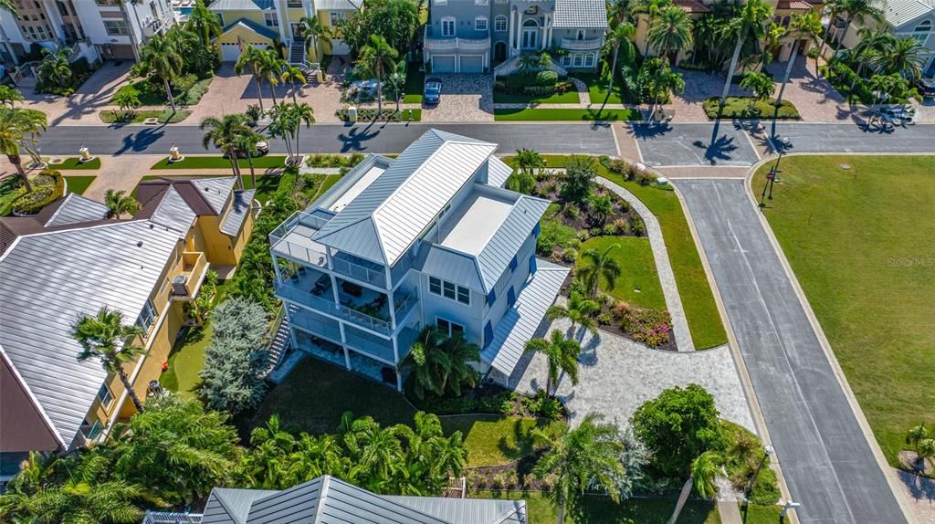 For Sale: $2,495,000 (4 beds, 4 baths, 3560 Square Feet)