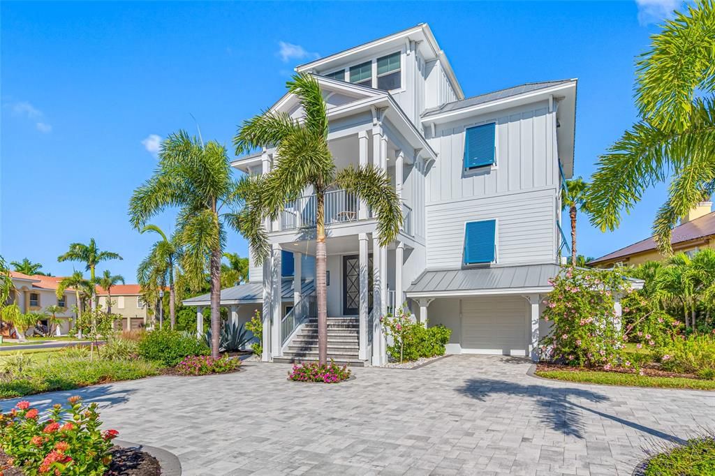 For Sale: $2,495,000 (4 beds, 4 baths, 3560 Square Feet)