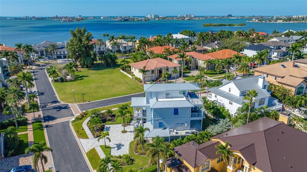 For Sale: $2,495,000 (4 beds, 4 baths, 3560 Square Feet)