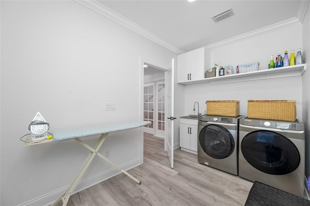 For Sale: $2,495,000 (4 beds, 4 baths, 3560 Square Feet)