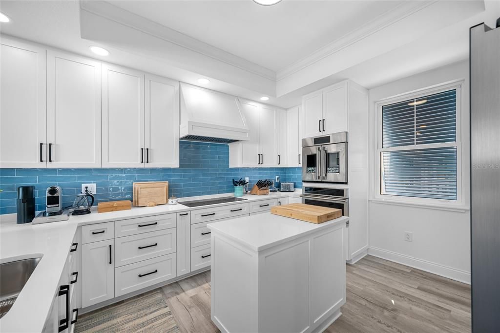 For Sale: $2,495,000 (4 beds, 4 baths, 3560 Square Feet)