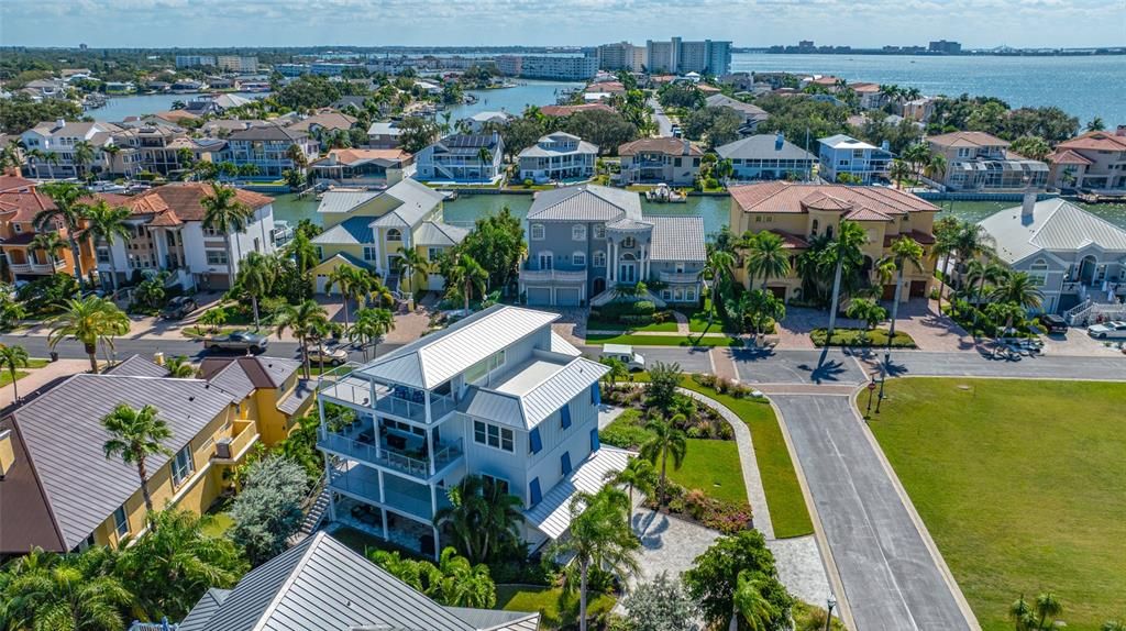 For Sale: $2,495,000 (4 beds, 4 baths, 3560 Square Feet)