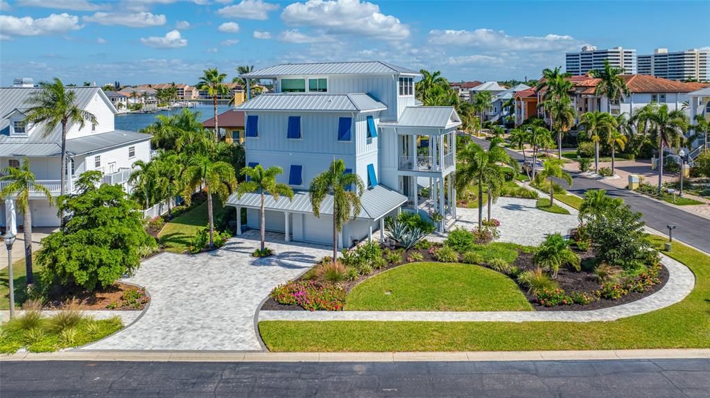 For Sale: $2,495,000 (4 beds, 4 baths, 3560 Square Feet)