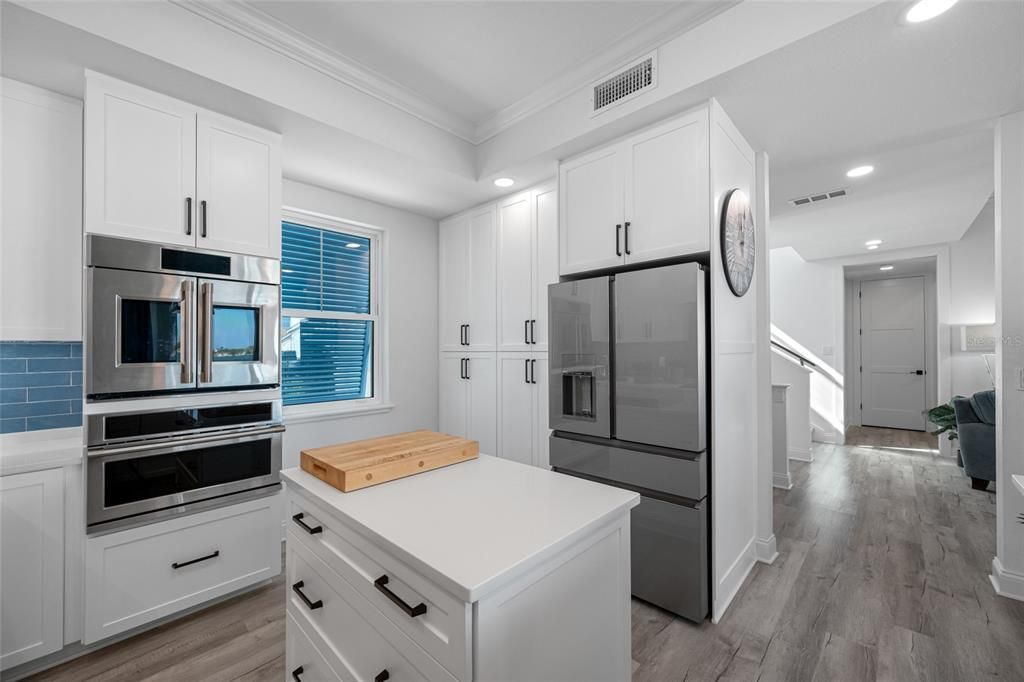 For Sale: $2,495,000 (4 beds, 4 baths, 3560 Square Feet)