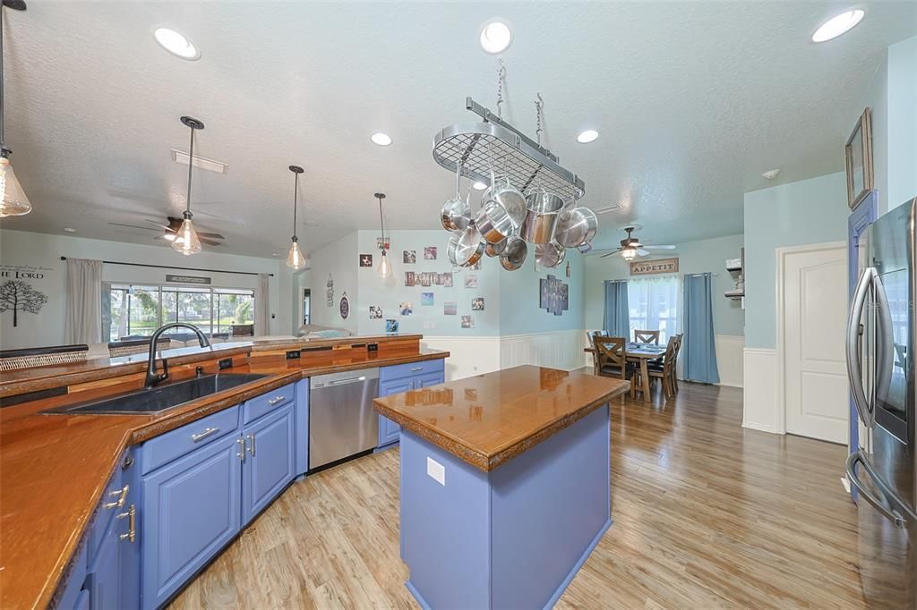 待售: $464,990 (4 贝兹, 3 浴室, 2638 平方英尺)