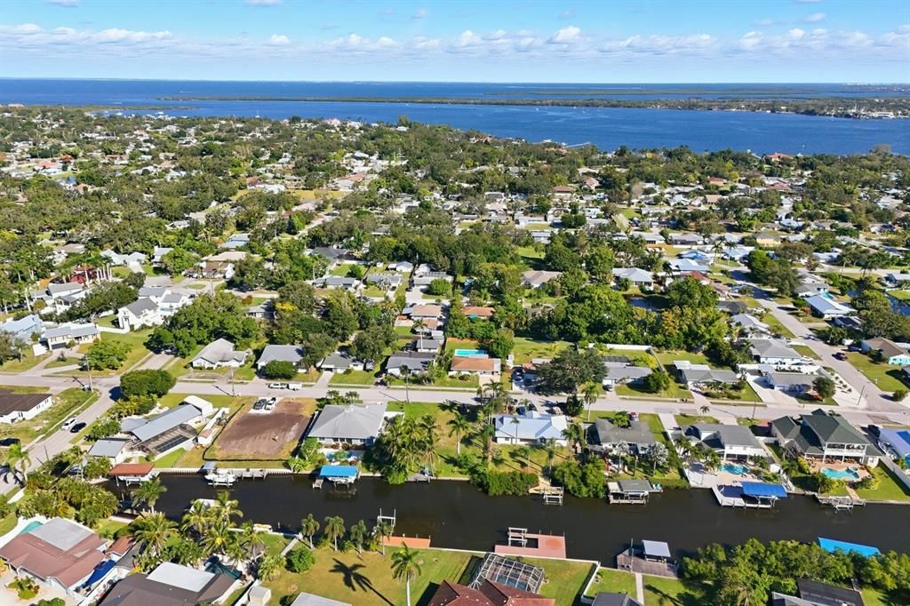 На продажу: $749,900 (0.24 acres)