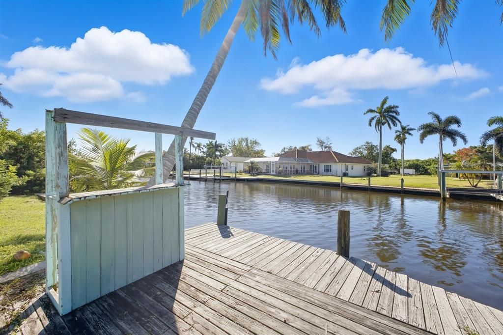 На продажу: $749,900 (0.24 acres)