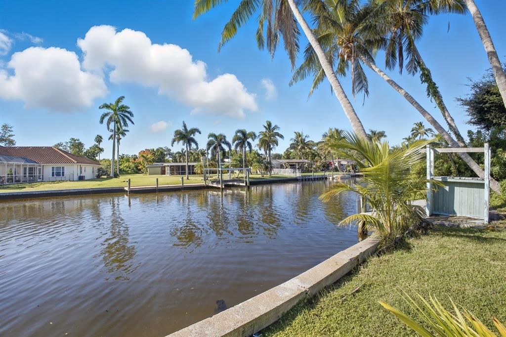 На продажу: $749,900 (0.24 acres)