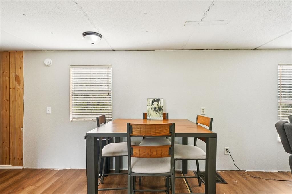 En Venta: $265,000 (2 camas, 1 baños, 784 Pies cuadrados)