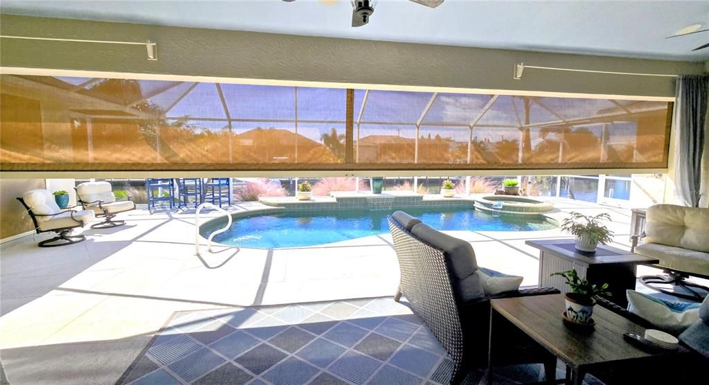 合同活跃: $959,000 (3 贝兹, 2 浴室, 2473 平方英尺)