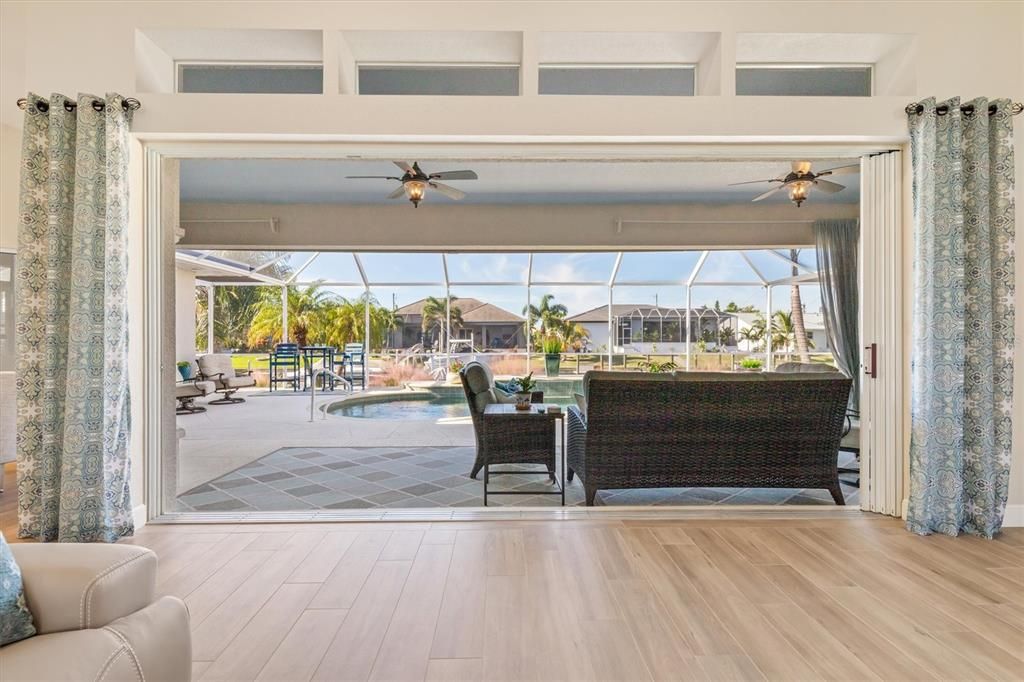 合同活跃: $959,000 (3 贝兹, 2 浴室, 2473 平方英尺)