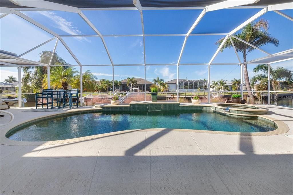 合同活跃: $959,000 (3 贝兹, 2 浴室, 2473 平方英尺)