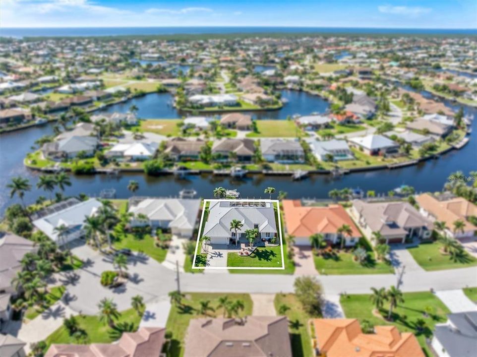 合同活跃: $959,000 (3 贝兹, 2 浴室, 2473 平方英尺)