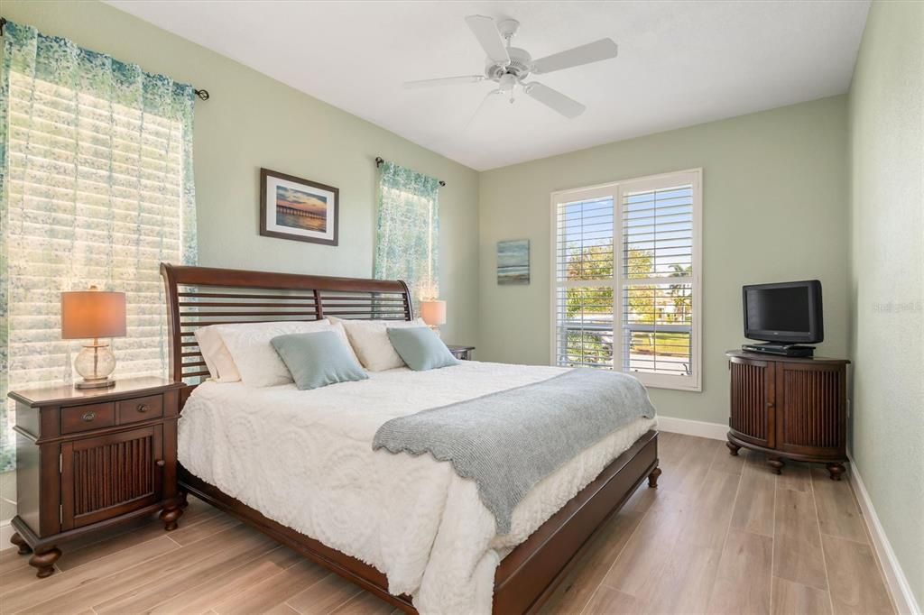 合同活跃: $959,000 (3 贝兹, 2 浴室, 2473 平方英尺)