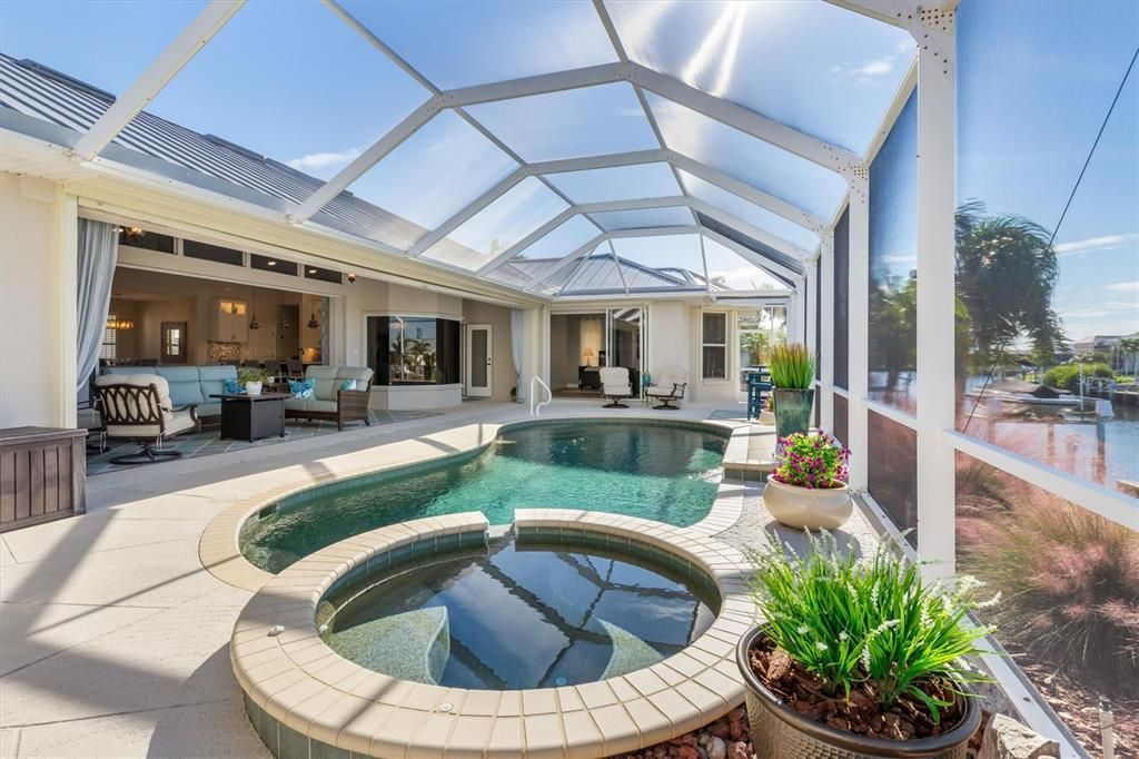 合同活跃: $959,000 (3 贝兹, 2 浴室, 2473 平方英尺)