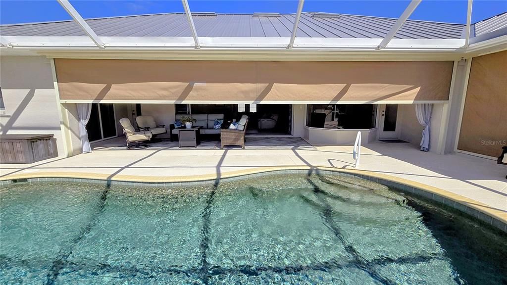 合同活跃: $959,000 (3 贝兹, 2 浴室, 2473 平方英尺)