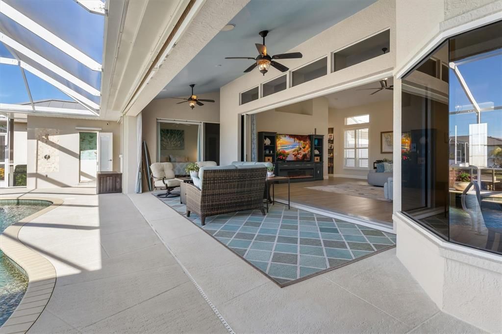 合同活跃: $959,000 (3 贝兹, 2 浴室, 2473 平方英尺)