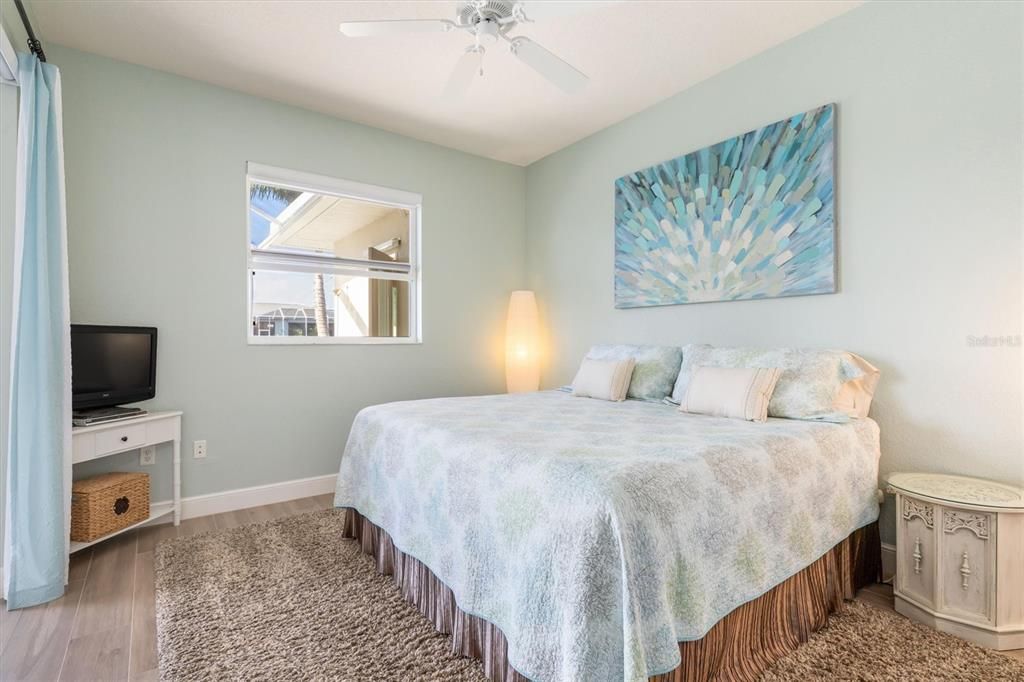 合同活跃: $959,000 (3 贝兹, 2 浴室, 2473 平方英尺)