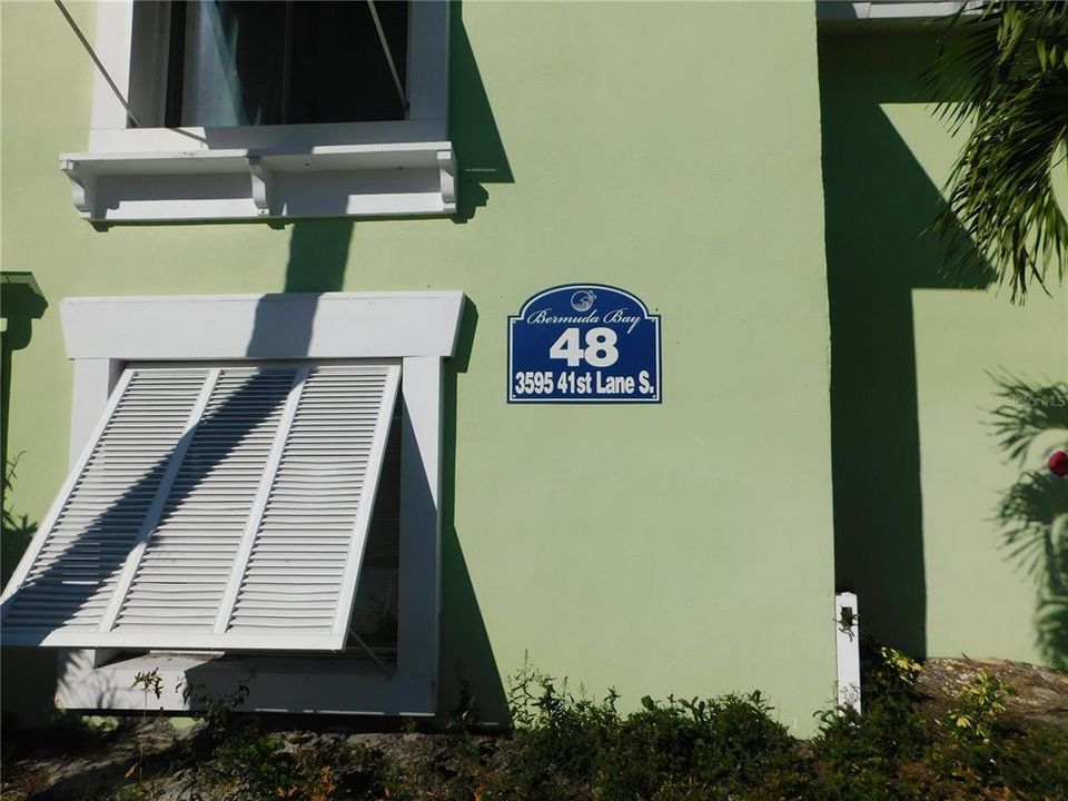 For Rent: $2,550 (2 beds, 2 baths, 1100 Square Feet)