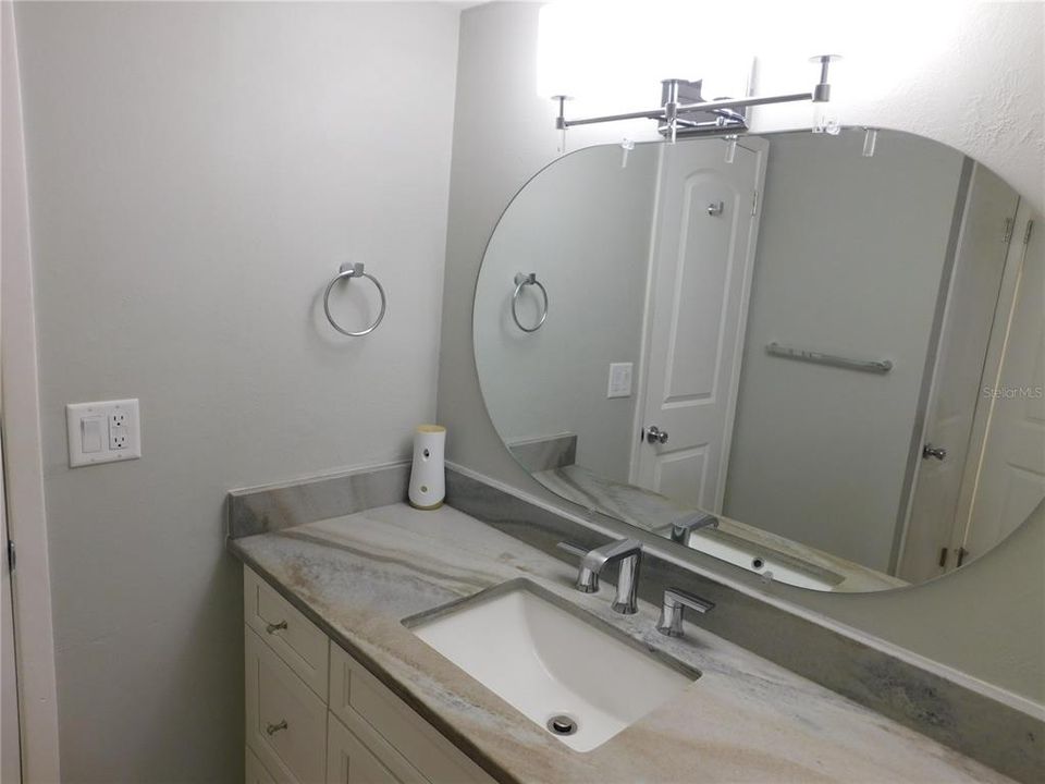 For Rent: $2,550 (2 beds, 2 baths, 1100 Square Feet)