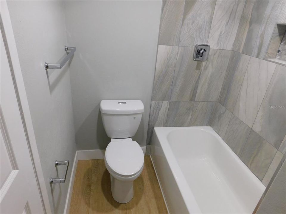 For Rent: $2,550 (2 beds, 2 baths, 1100 Square Feet)