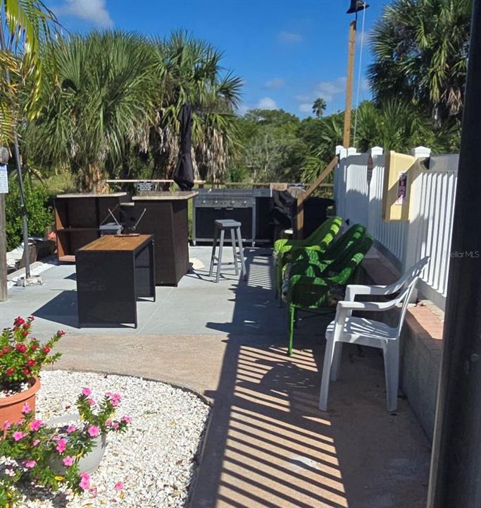 For Rent: $2,550 (2 beds, 2 baths, 1100 Square Feet)