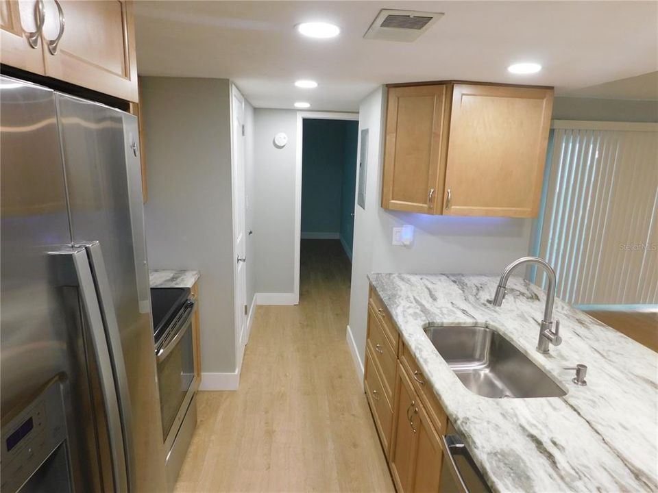 For Rent: $2,550 (2 beds, 2 baths, 1100 Square Feet)