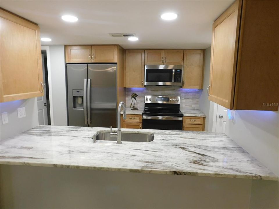 For Rent: $2,550 (2 beds, 2 baths, 1100 Square Feet)