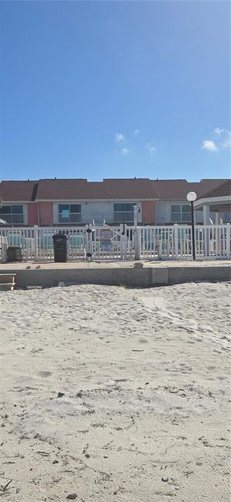 For Rent: $2,550 (2 beds, 2 baths, 1100 Square Feet)