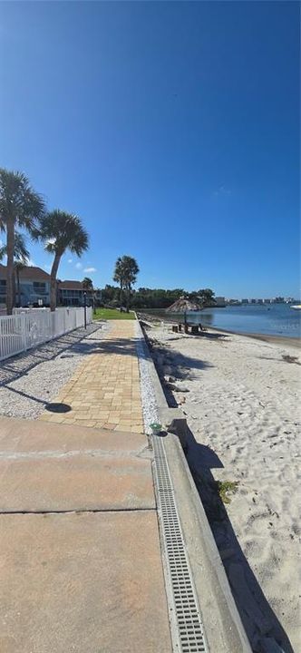 For Rent: $2,550 (2 beds, 2 baths, 1100 Square Feet)