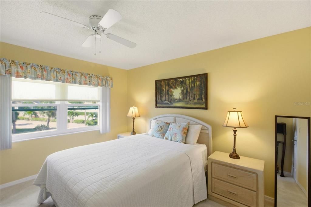 For Sale: $264,900 (2 beds, 2 baths, 1389 Square Feet)