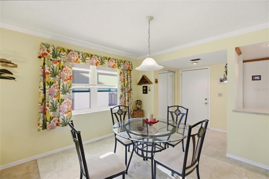 For Sale: $264,900 (2 beds, 2 baths, 1389 Square Feet)