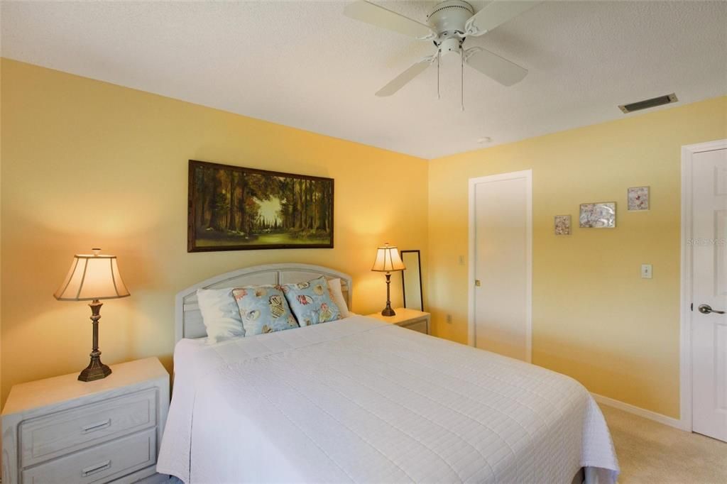 For Sale: $264,900 (2 beds, 2 baths, 1389 Square Feet)