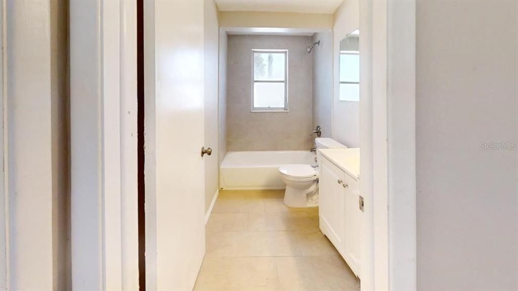 合同活跃: $1,600 (3 贝兹, 2 浴室, 1455 平方英尺)