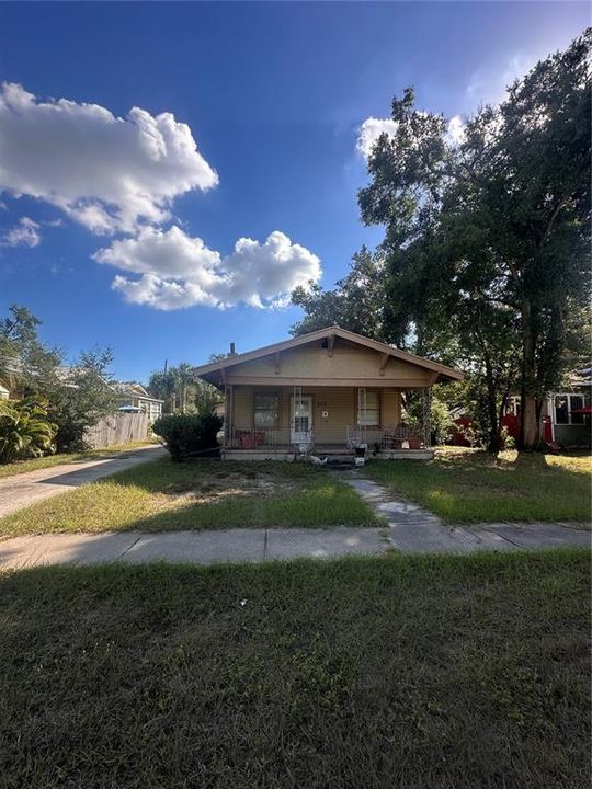 Active With Contract: $299,999 (3 beds, 1 baths, 1222 Square Feet)