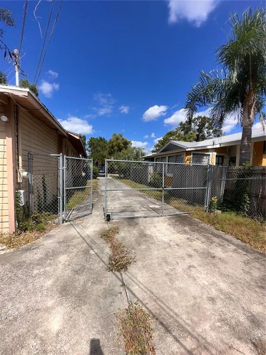 Active With Contract: $299,999 (3 beds, 1 baths, 1222 Square Feet)