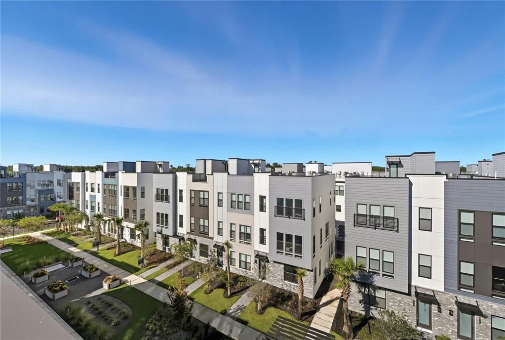 For Sale: $650,000 (3 beds, 3 baths, 2085 Square Feet)