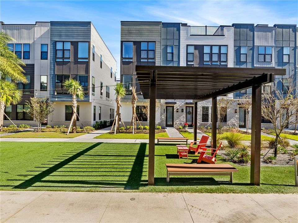 For Sale: $650,000 (3 beds, 3 baths, 2085 Square Feet)