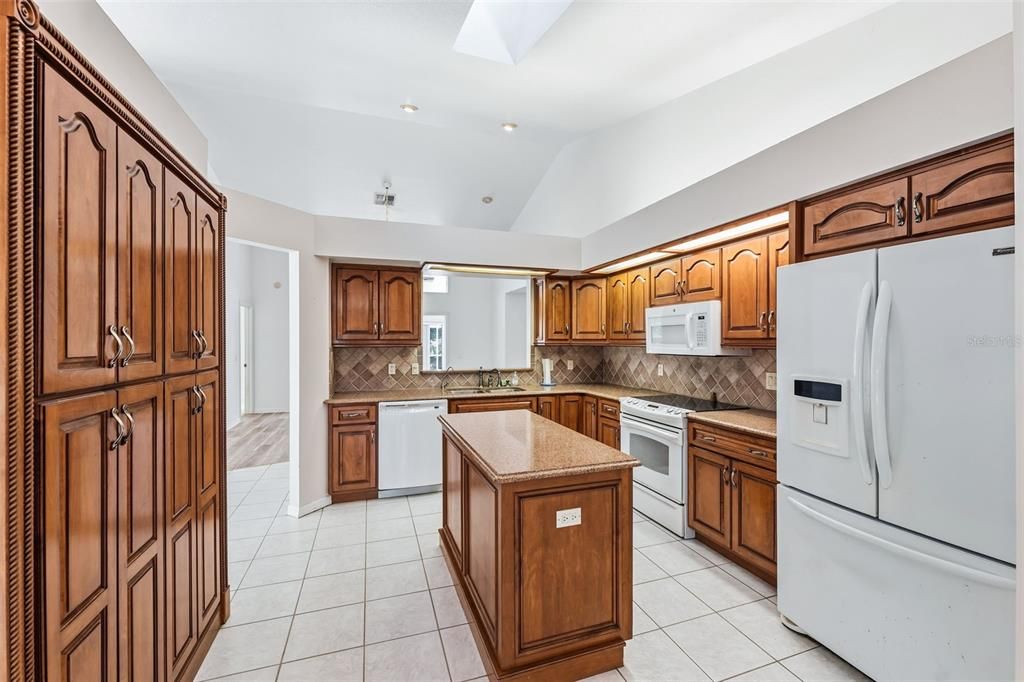 For Sale: $339,000 (3 beds, 2 baths, 2013 Square Feet)