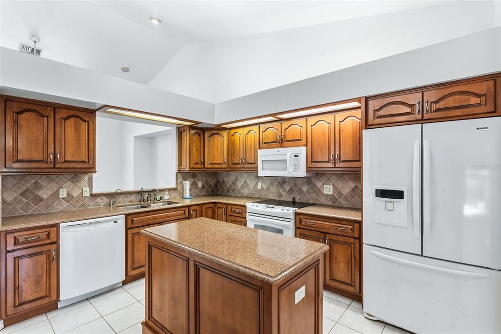 For Sale: $339,000 (3 beds, 2 baths, 2013 Square Feet)