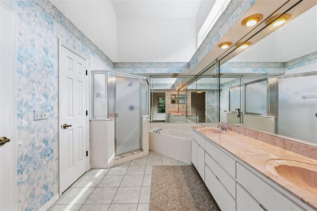 For Sale: $339,000 (3 beds, 2 baths, 2013 Square Feet)