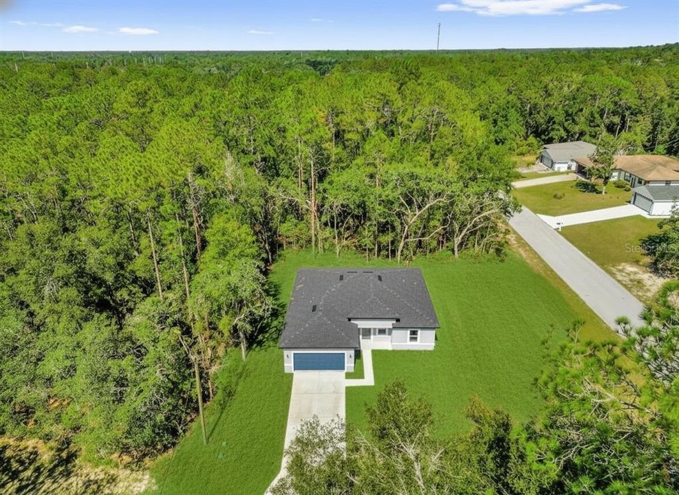 合同活跃: $300,000 (4 贝兹, 2 浴室, 1833 平方英尺)