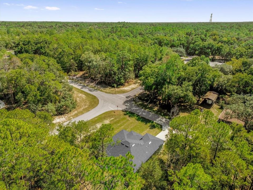 合同活跃: $300,000 (4 贝兹, 2 浴室, 1833 平方英尺)